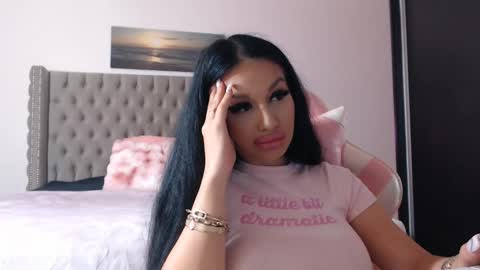 Snapshot of lisa104739 chatting on 12, 11, 2025 Lisa online show from 12, 11, 2025