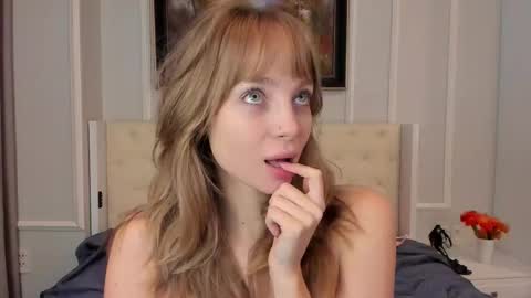 Snapshot of lisa_babymetal chatting on 14, 12, 2025 Lisa online show from 14, 12, 2025