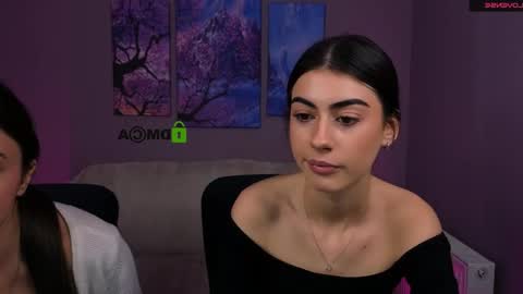 Snapshot of lisa_dark_ chatting on 18, 11, 2025 Lisa online show from 18, 11, 2025