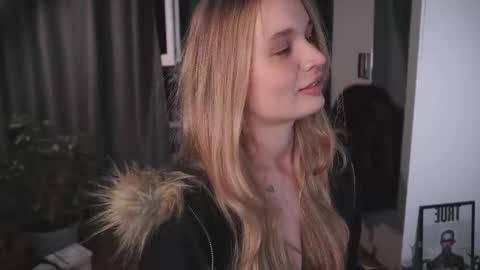 Snapshot of lisa_schiele chatting on 27, 10, 2025 Elisabeth or Lisa online show from 27, 10, 2025