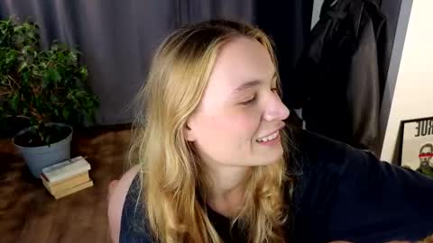 Snapshot of lisa_schiele chatting on 10, 11, 2025 Elisabeth or Lisa online show from 10, 11, 2025