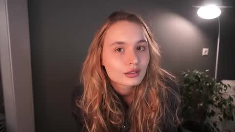 Snapshot of lisa_schiele chatting on 19, 11, 2025 Elisabeth or Lisa online show from 19, 11, 2025