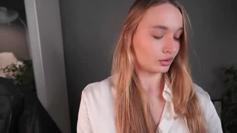 Snapshot of lisa_schiele chatting on 23, 11, 2025 Elisabeth or Lisa online show from 23, 11, 2025