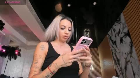 onlyfans-lisaakira instagram-lisaakira9  twitter-lisaakira4 online show from 1, 4, 2026