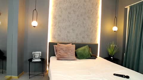 lisacroft online show from 1, 2, 2025