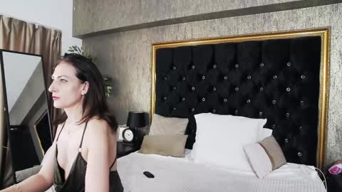 lisacroft online show from 5, 3, 2025