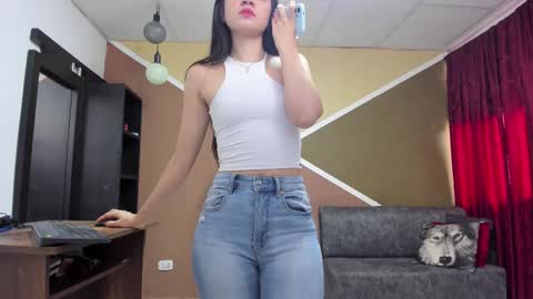 Lisa Gray Independent Model online show from 9, 10, 2025
