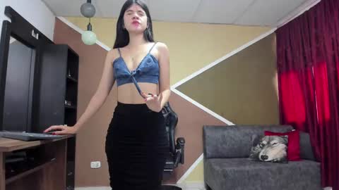 Lisa Gray Independent Model online show from 13, 11, 2025