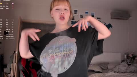 Snapshot of lisalaas chatting on 4, 12, 2024 -Lisa- Help me to reach 100 thumbs up3 online show from 4, 12, 2024