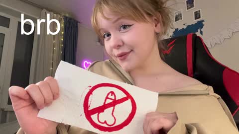 Snapshot of lisalaas chatting on 15, 12, 2024 -Lisa- Help me to reach 100 thumbs up3 online show from 15, 12, 2024