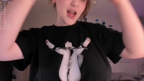 Snapshot of lisalaas chatting on 25, 12, 2024 -Lisa- Help me to reach 100 thumbs up3 online show from 25, 12, 2024