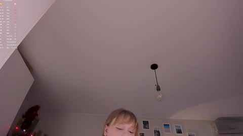 Snapshot of lisalaas chatting on 4, 1, 2025 -Lisa- Help me to reach 100 thumbs up3 online show from 4, 1, 2025