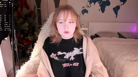 Snapshot of lisalaas chatting on 19, 1, 2025 -Lisa- Help me to reach 100 thumbs up3 online show from 19, 1, 2025