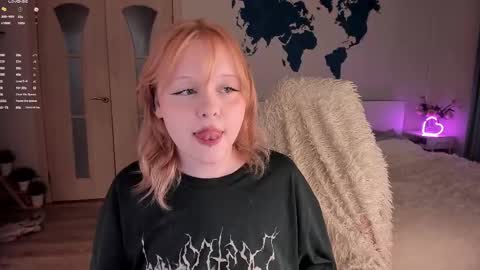 Snapshot of lisalaas chatting on 9, 3, 2025 -Lisa- Help me to reach 100 thumbs up3 online show from 9, 3, 2025