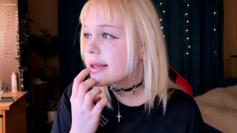 Snapshot of lisalaas chatting on 2, 10, 2025 -Lisa- Help me to reach 100 thumbs up3 online show from 2, 10, 2025