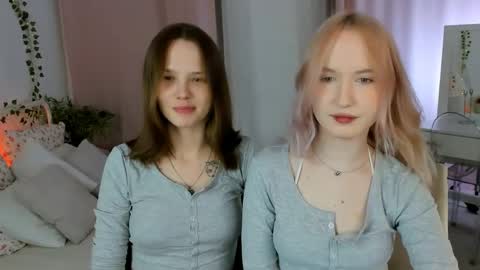 Lisa blonde  Alisa brunette online show from 25, 4, 2026