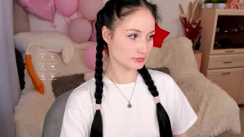 Snapshot of lisamooore chatting on 21, 2, 2026 Lisa Moore online show from 21, 2, 2026