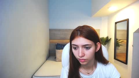 Liseth Fox online show from 2, 1, 2025