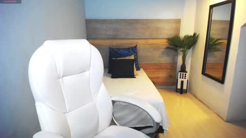 Liseth Fox online show from 7, 2, 2025