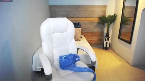 Liseth Fox online show from 8, 2, 2025