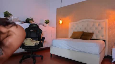 L I S S A  online show from 13, 2, 2025