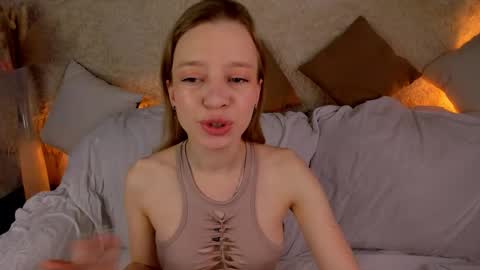 Snapshot of lissa_kitsune chatting on 3, 12, 2025 Lissa online show from 3, 12, 2025