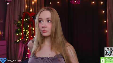 Snapshot of lissa_meooow chatting on 19, 2, 2025 your Liza again. Next stream Dec. 1 at 2 or 3 GMT online show from 19, 2, 2025