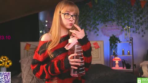 Snapshot of lissa_meooow chatting on 23, 10, 2025 your Liza again. Next stream Dec. 1 at 2 or 3 GMT online show from 23, 10, 2025