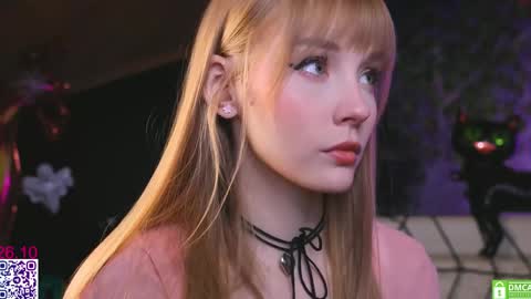 Snapshot of lissa_meooow chatting on 26, 10, 2025 your Liza again. Next stream Dec. 1 at 2 or 3 GMT online show from 26, 10, 2025