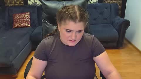 Snapshot of lissabigtitts chatting on 4, 11, 2025 Lisa online show from 4, 11, 2025