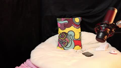 Lissa Ross online show from 12, 3, 2025