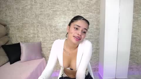 Snapshot of lissbrown chatting on 1, 11, 2025 Liss Brown online show from 1, 11, 2025