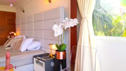 Lisseth Long  online show from 25, 9, 2025