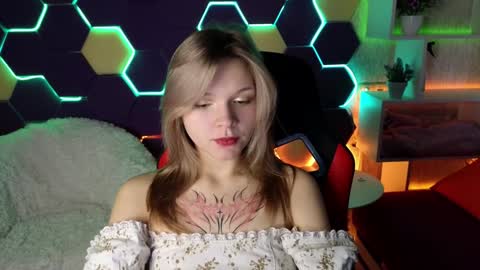 Snapshot of litabrom chatting on 16, 12, 2024 Lena online show from 16, 12, 2024