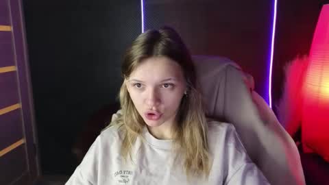 Snapshot of litabrom chatting on 28, 9, 2025 Lena online show from 28, 9, 2025