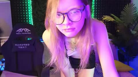 Snapshot of litabrom chatting on 7, 10, 2025 Lena online show from 7, 10, 2025