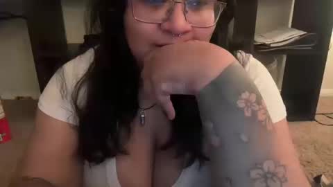 Snapshot of littldeath chatting on 10, 10, 2025 littldeath online show from 10, 10, 2025