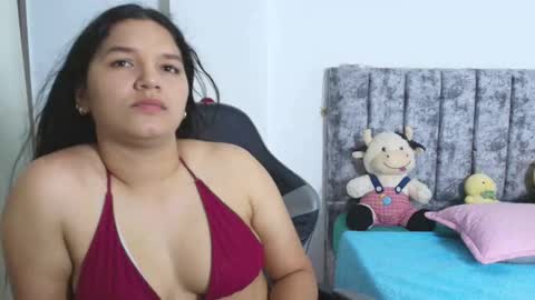 Snapshot of little__valentiina chatting on 19, 12, 2025 valentina online show from 19, 12, 2025