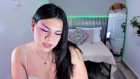 Snapshot of little_alli chatting on 25, 6, 2026 L I T T L E A L L I online show from 25, 6, 2026