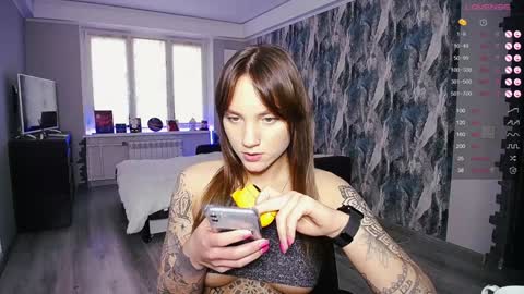 Snapshot of little_birdy chatting on 4, 12, 2024 Birdy online show from 4, 12, 2024