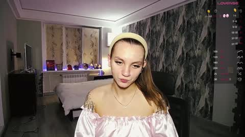 Snapshot of little_birdy chatting on 27, 12, 2024 Birdy online show from 27, 12, 2024