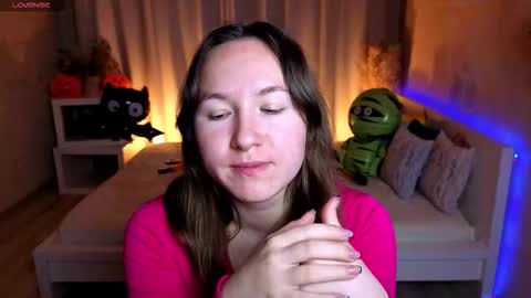 Snapshot of little_doll_meow chatting on 29, 10, 2025 Alexandra online show from 29, 10, 2025