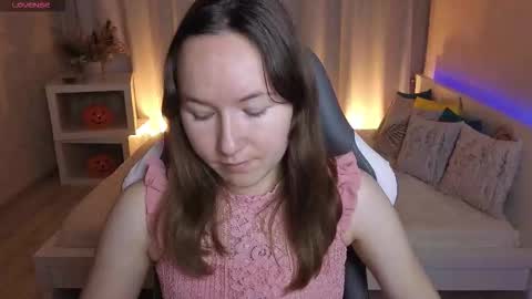 Snapshot of little_doll_meow chatting on 13, 11, 2025 Alexandra online show from 13, 11, 2025