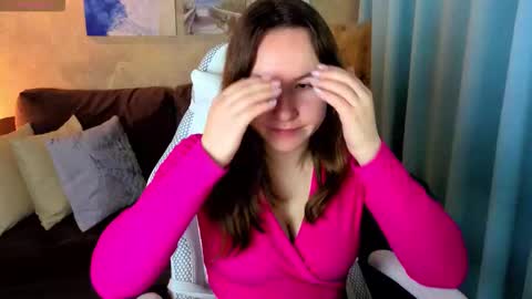 Snapshot of little_doll_meow chatting on 19, 12, 2025 Alexandra online show from 19, 12, 2025