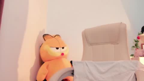 Snapshot of little_eli chatting on 4, 2, 2025 Help me reach 100 likes online show from 4, 2, 2025