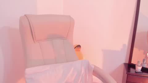 Snapshot of little_eli chatting on 9, 2, 2025 Help me reach 100 likes online show from 9, 2, 2025