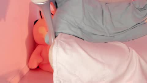 Snapshot of little_eli chatting on 9, 2, 2025 Help me reach 100 likes online show from 9, 2, 2025