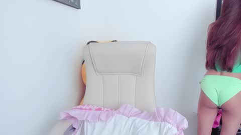 Snapshot of little_eli chatting on 15, 2, 2025 Help me reach 100 likes online show from 15, 2, 2025