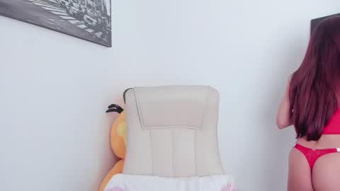 Snapshot of little_eli chatting on 21, 2, 2025 Help me reach 100 likes online show from 21, 2, 2025