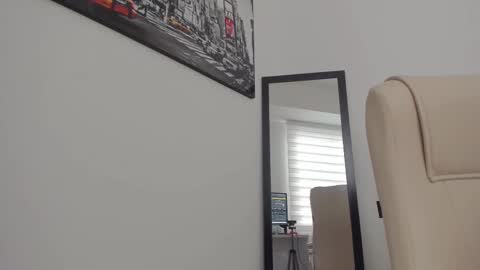 Snapshot of little_eli chatting on 27, 2, 2025 Help me reach 100 likes online show from 27, 2, 2025